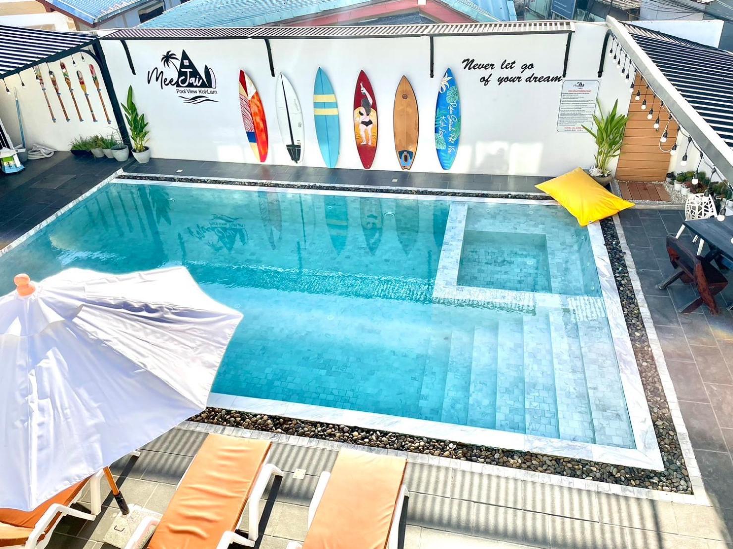 ホテル มีใจ พูลวิว เกาะล้าน Meejai Pool View Kohlarn 部屋 写真